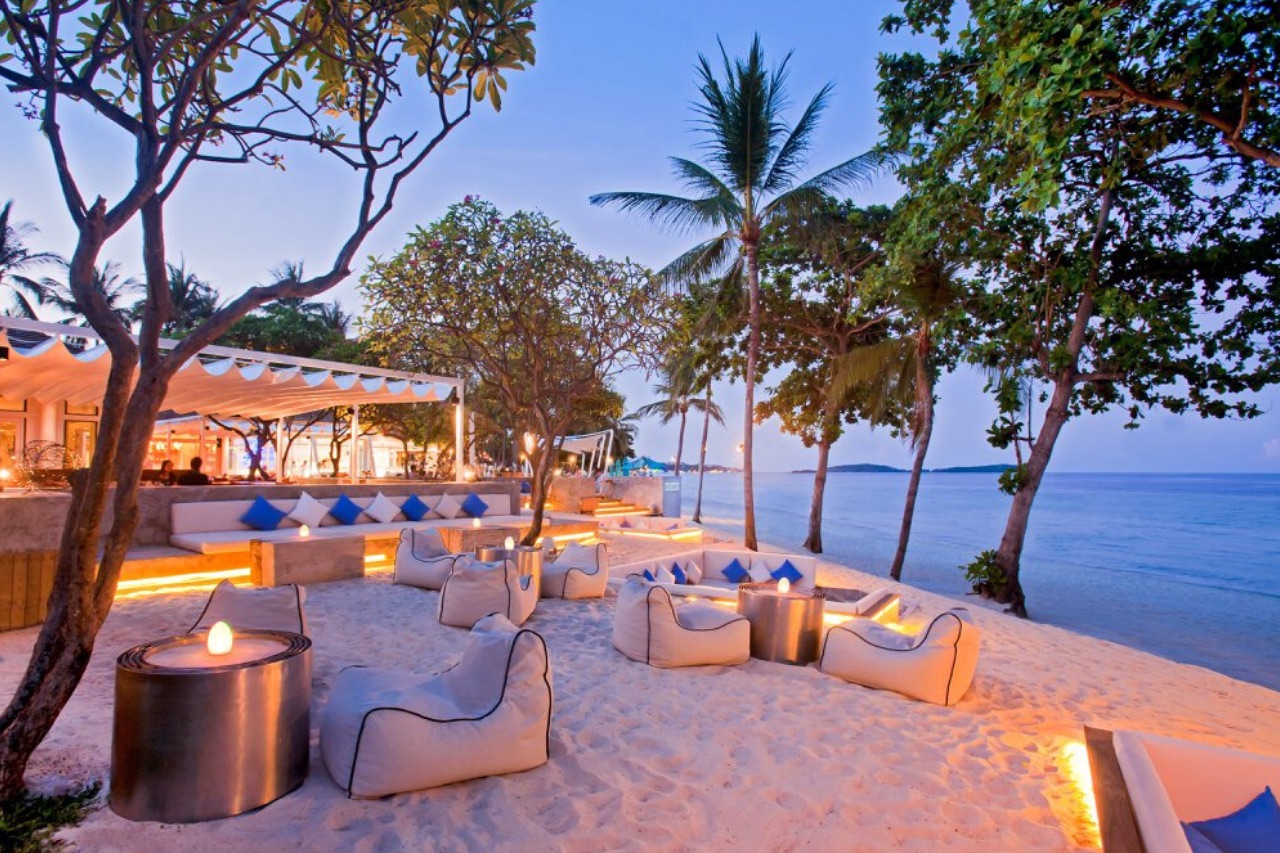 โคสต์ บีช คลับ แอนด์ บิสโทร สมุย (Coast Beach Club & Bistro Samui)