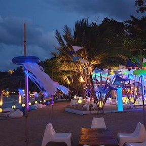 เดอะ บีช บาร์ สมุย (The Beach Bar Samui)